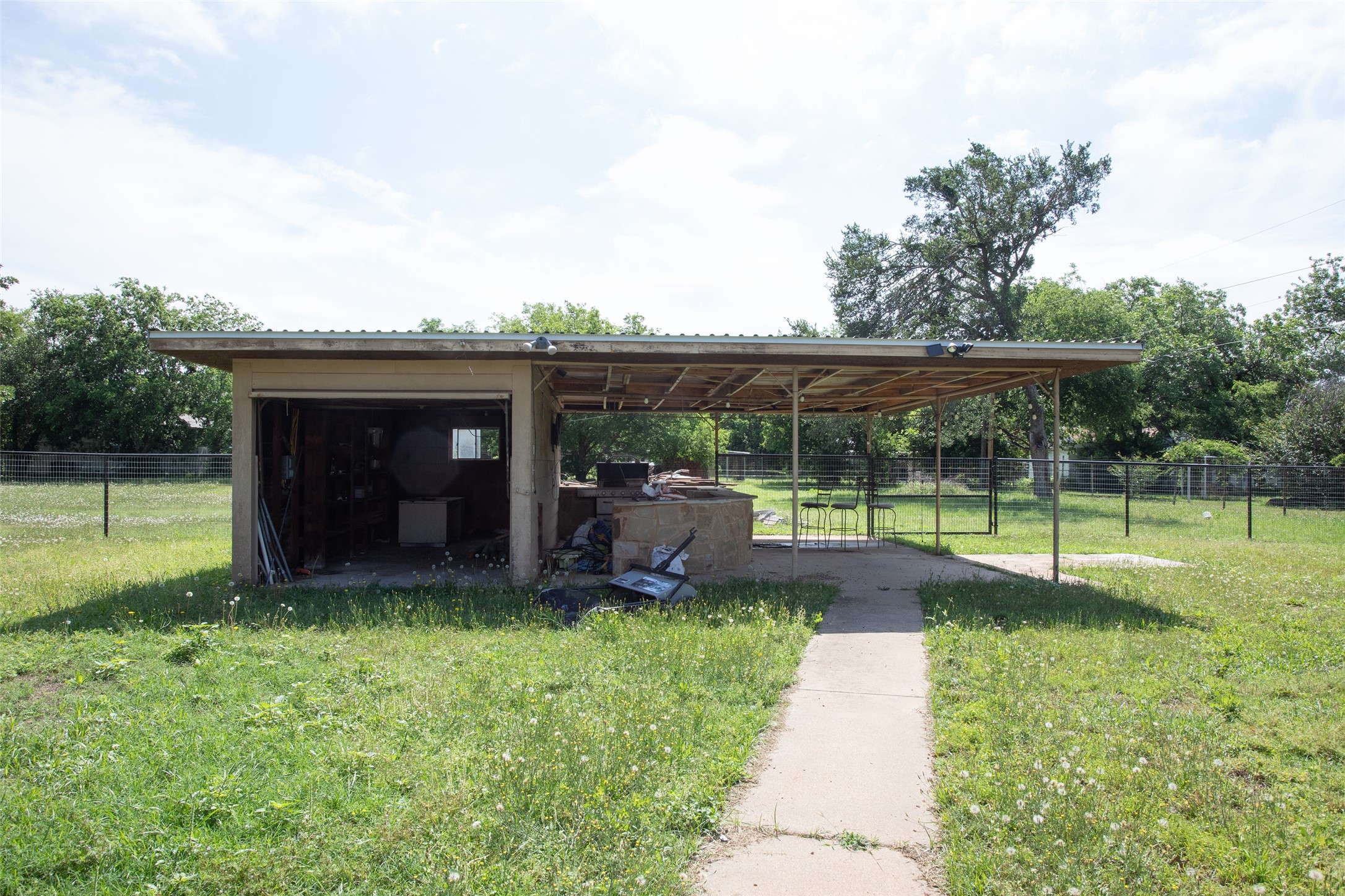 417 Summitt Avenue Graham TX 76450