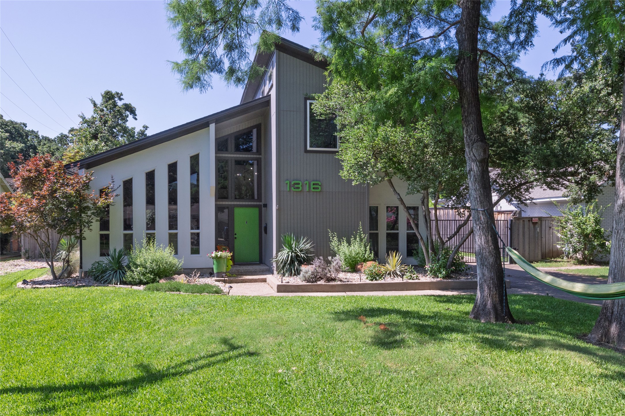 1316 Ridgewood Terrace Arlington TX 76012
