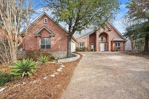 7006 Stone Bluff Court Granbury TX 76048