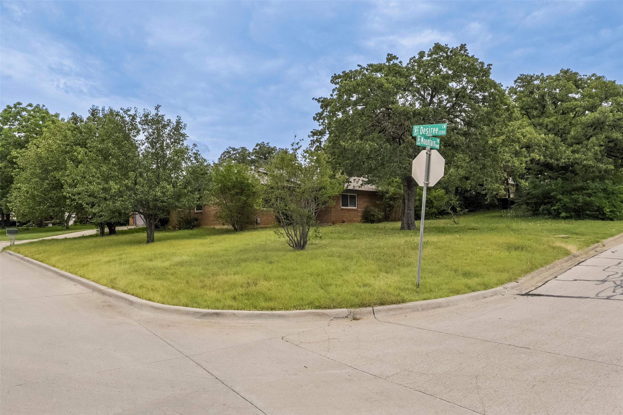 1200 Desiree Lane Hurst TX 76053