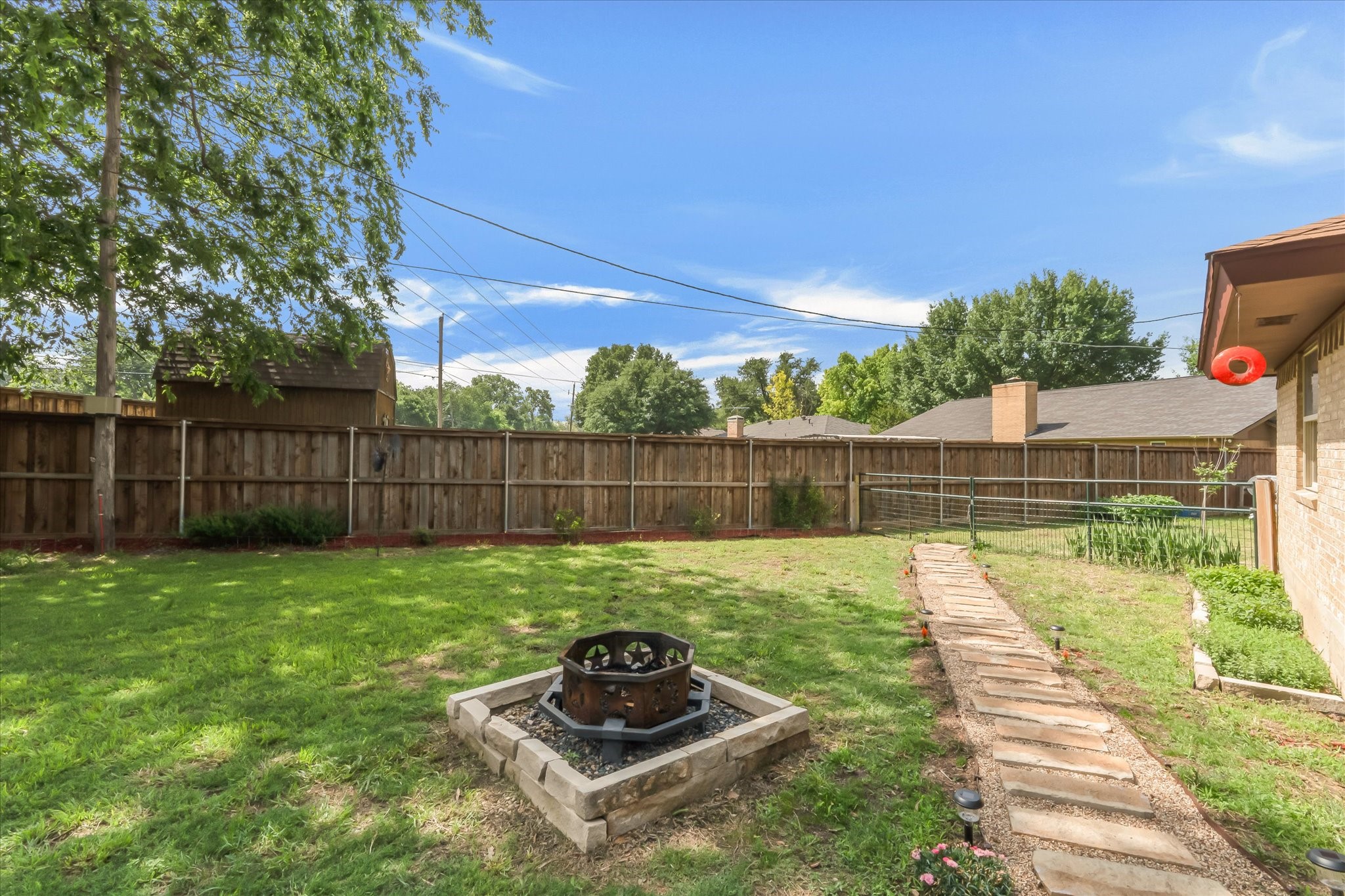 4513 Charles Court Benbrook TX 76116