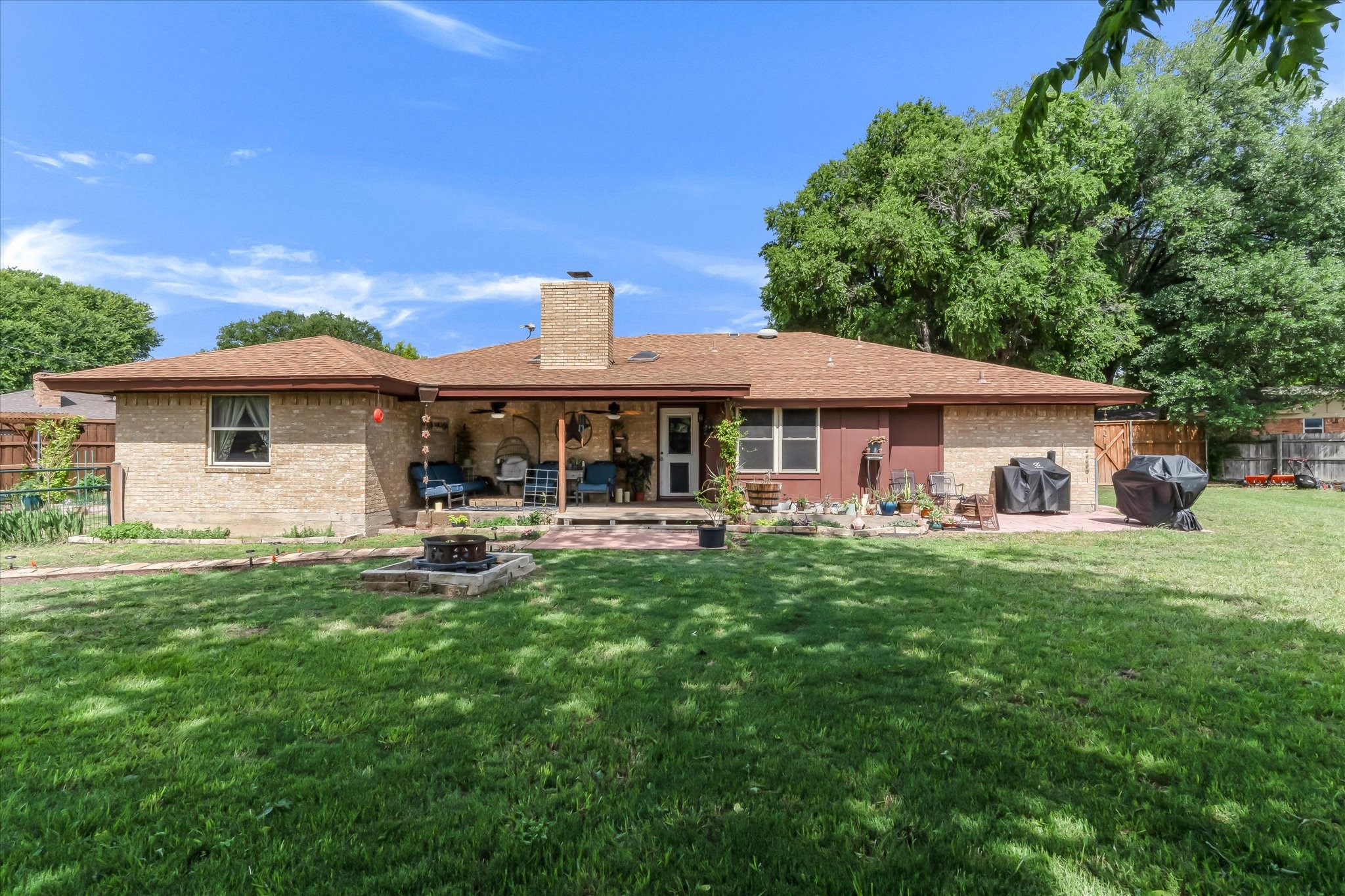 4513 Charles Court Benbrook TX 76116