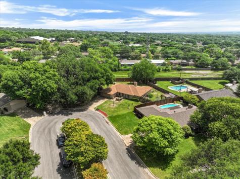 4513 Charles Court Benbrook TX 76116