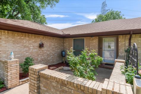 4513 Charles Court Benbrook TX 76116