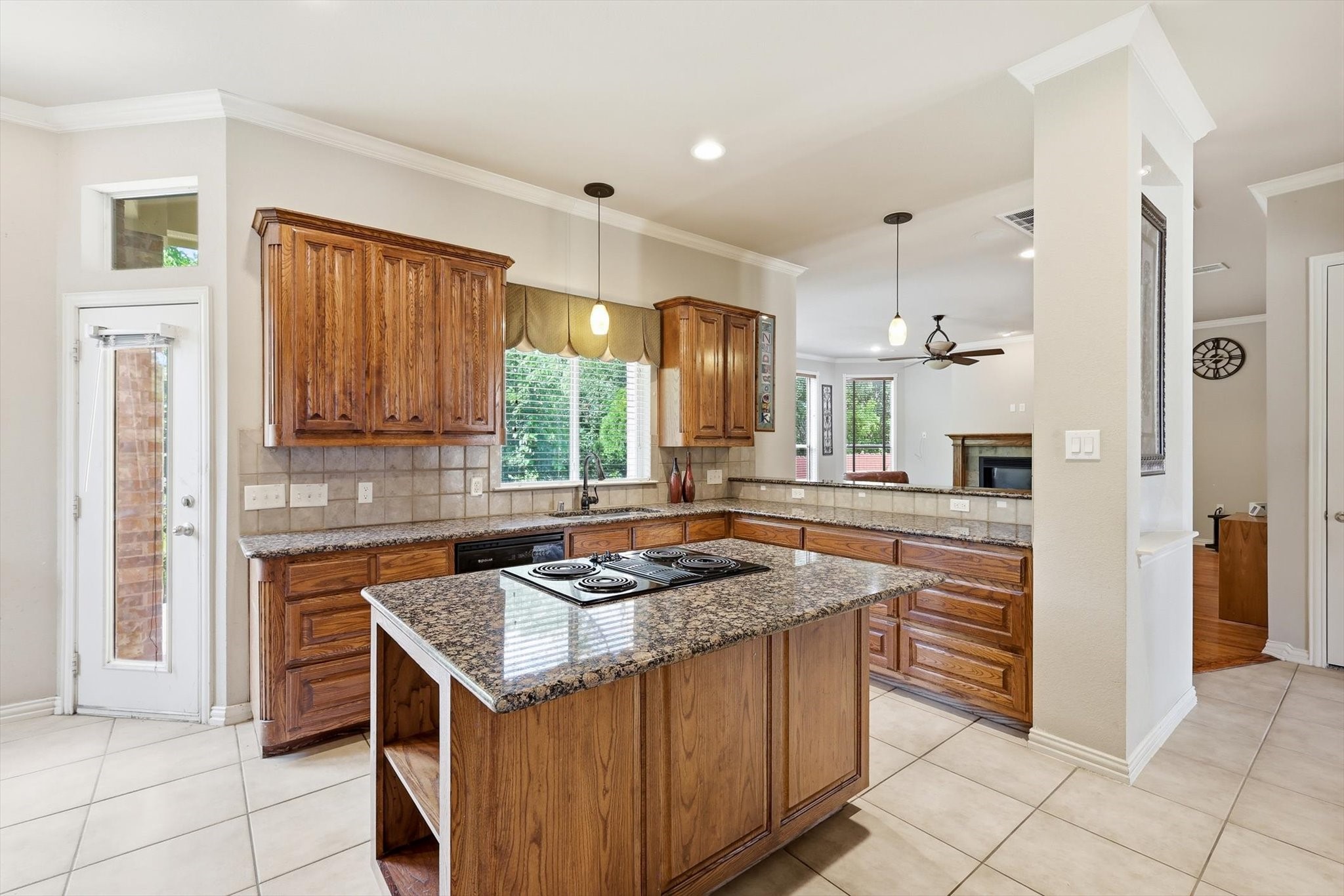 201 Fountainview Drive Euless TX 76039
