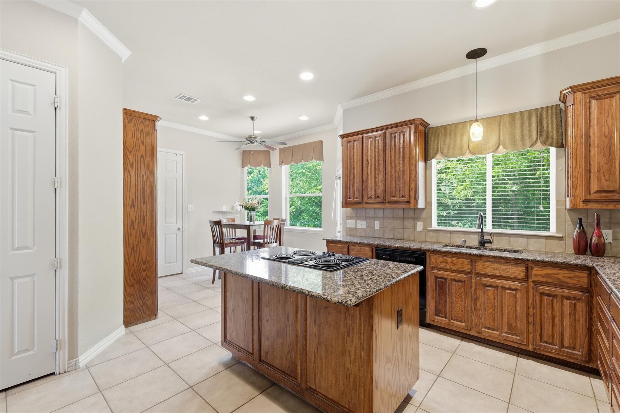 201 Fountainview Drive Euless TX 76039