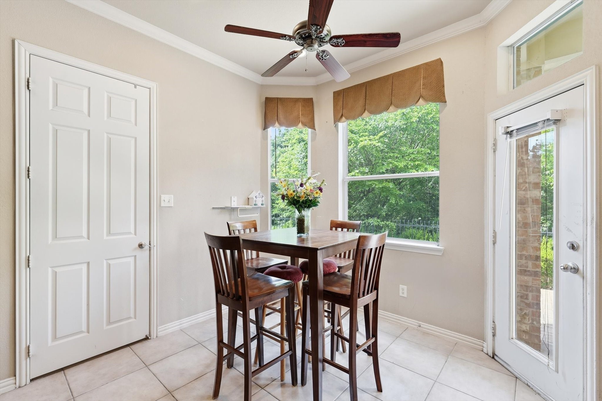201 Fountainview Drive Euless TX 76039