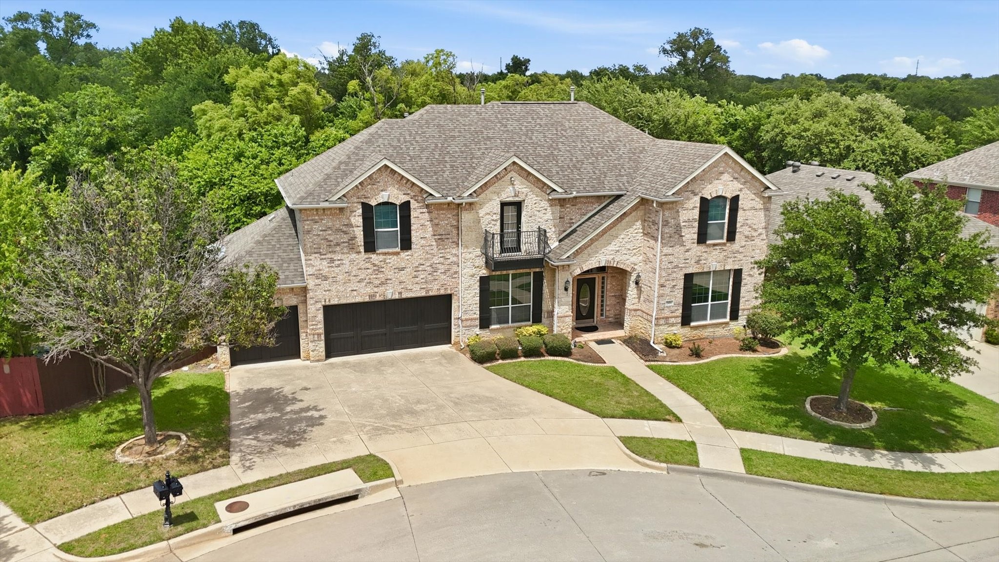 201 Fountainview Drive Euless TX 76039