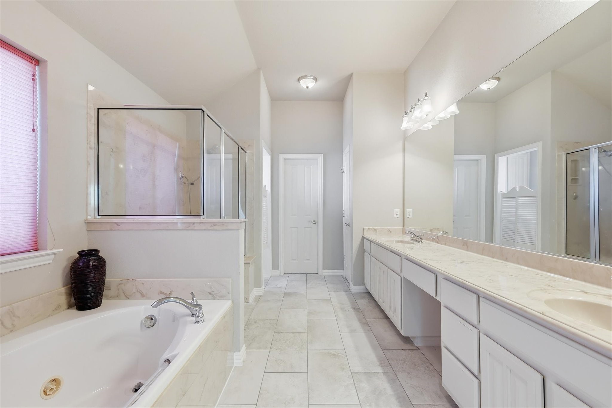 201 Fountainview Drive Euless TX 76039