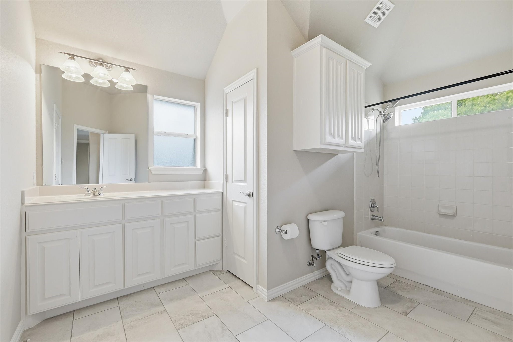201 Fountainview Drive Euless TX 76039