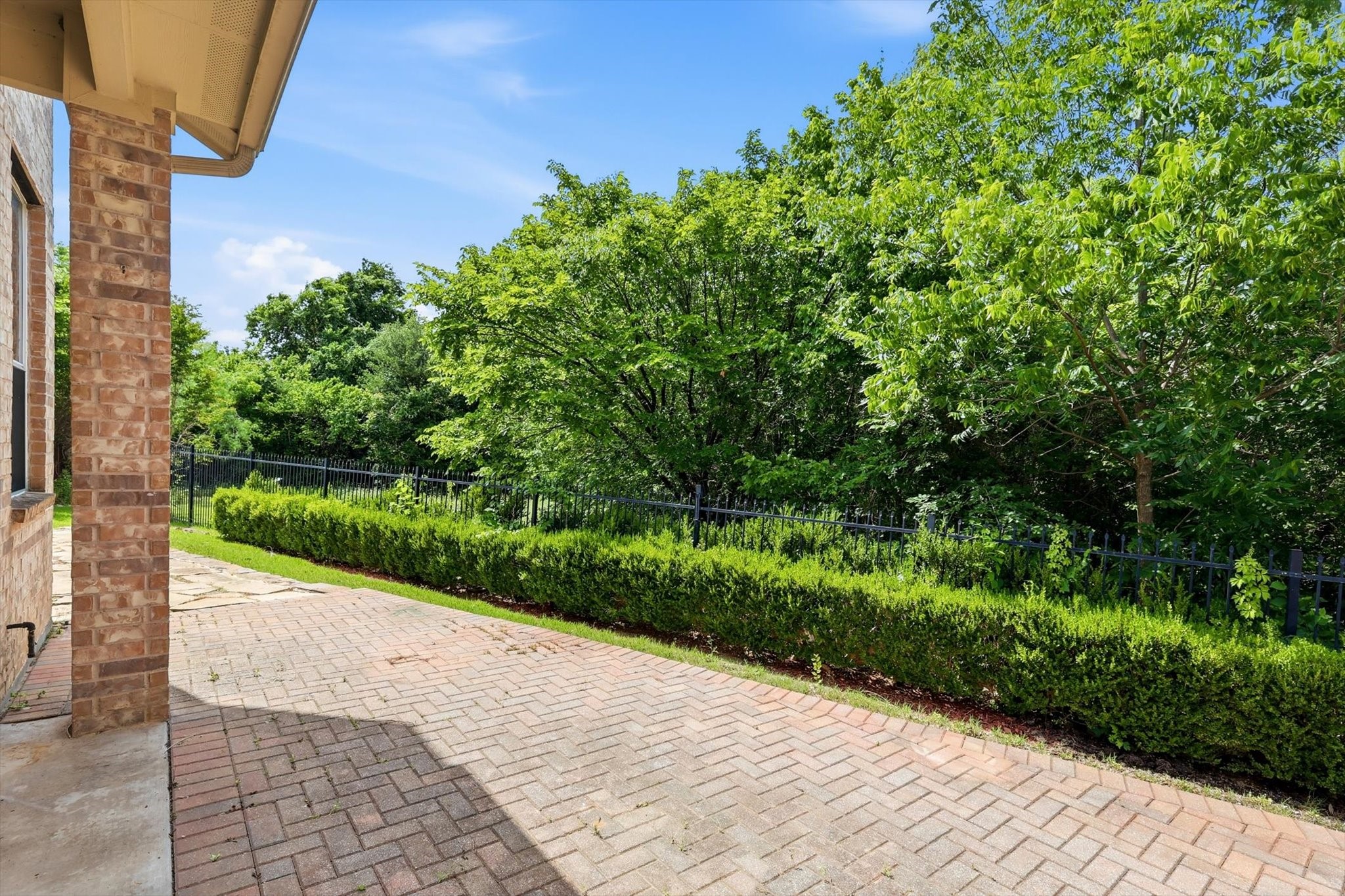 201 Fountainview Drive Euless TX 76039