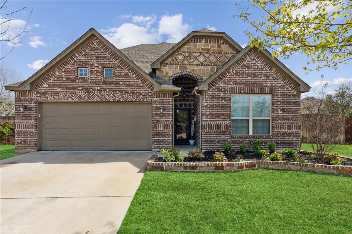 108 Bosque Court Azle TX 76020