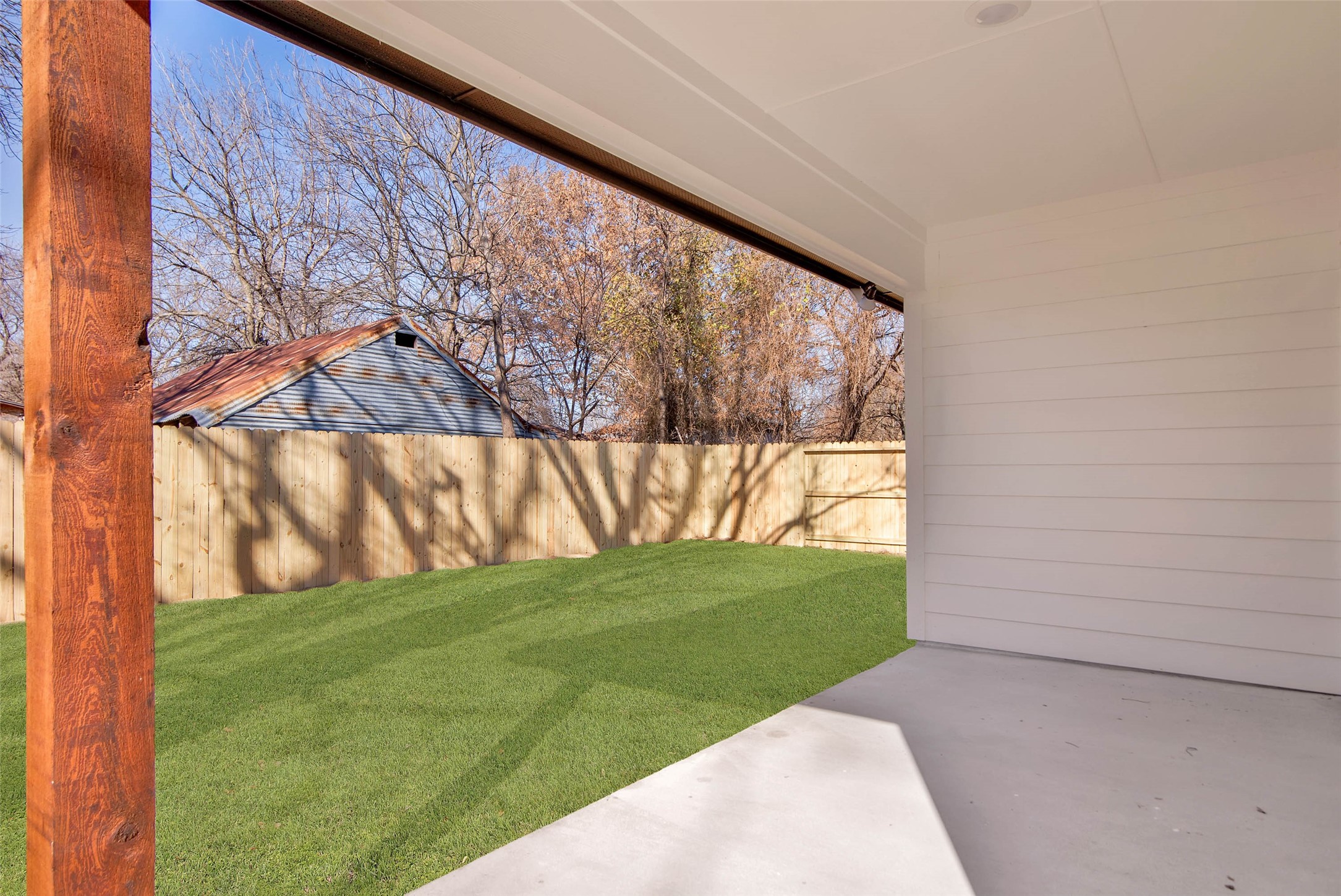 1013 S Grand Gainesville TX 76240