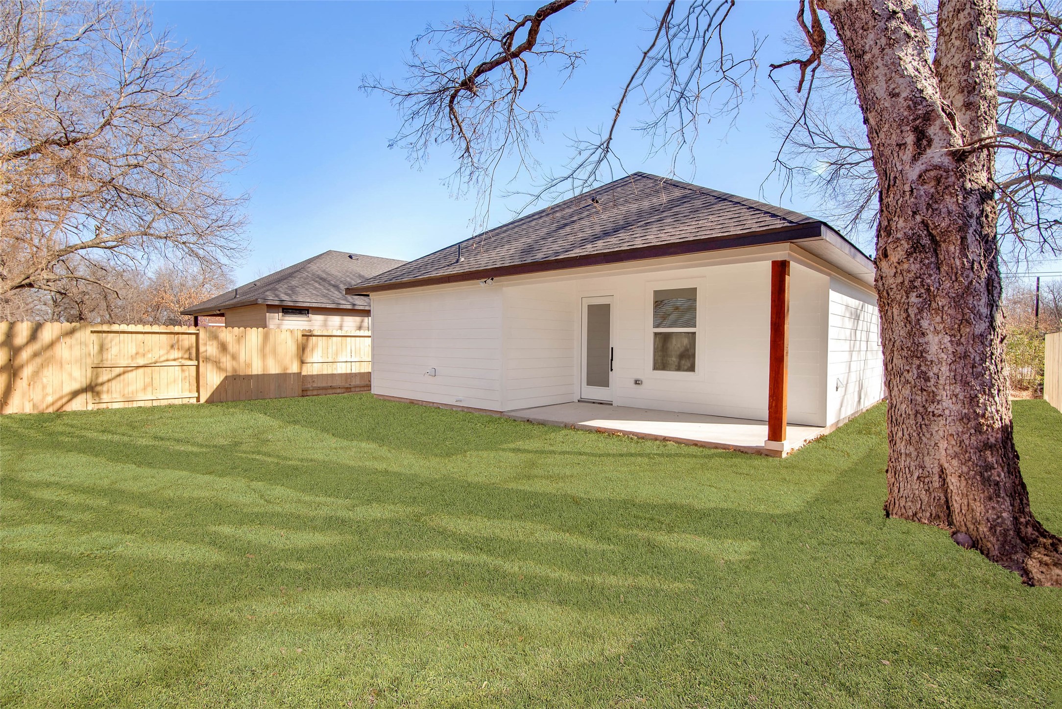 1013 S Grand Gainesville TX 76240