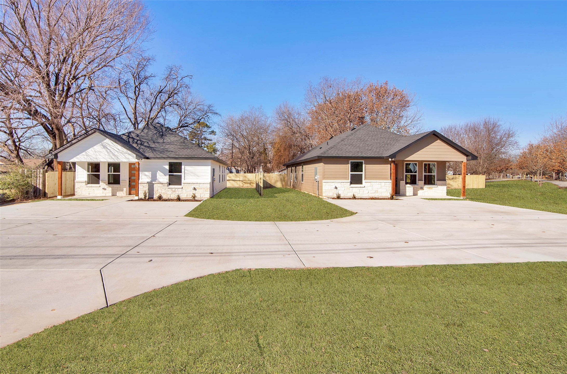 1013 S Grand Gainesville TX 76240