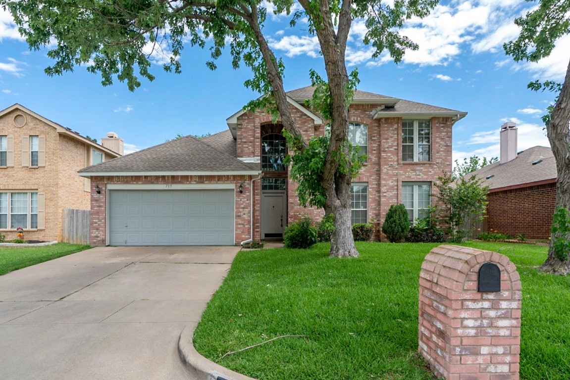 715 Blossomwood Drive Arlington TX 76017
