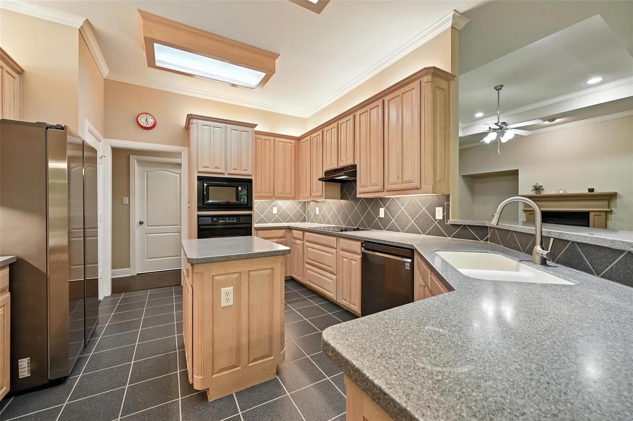 8974 Ranch Bluff Court Benbrook TX 76126
