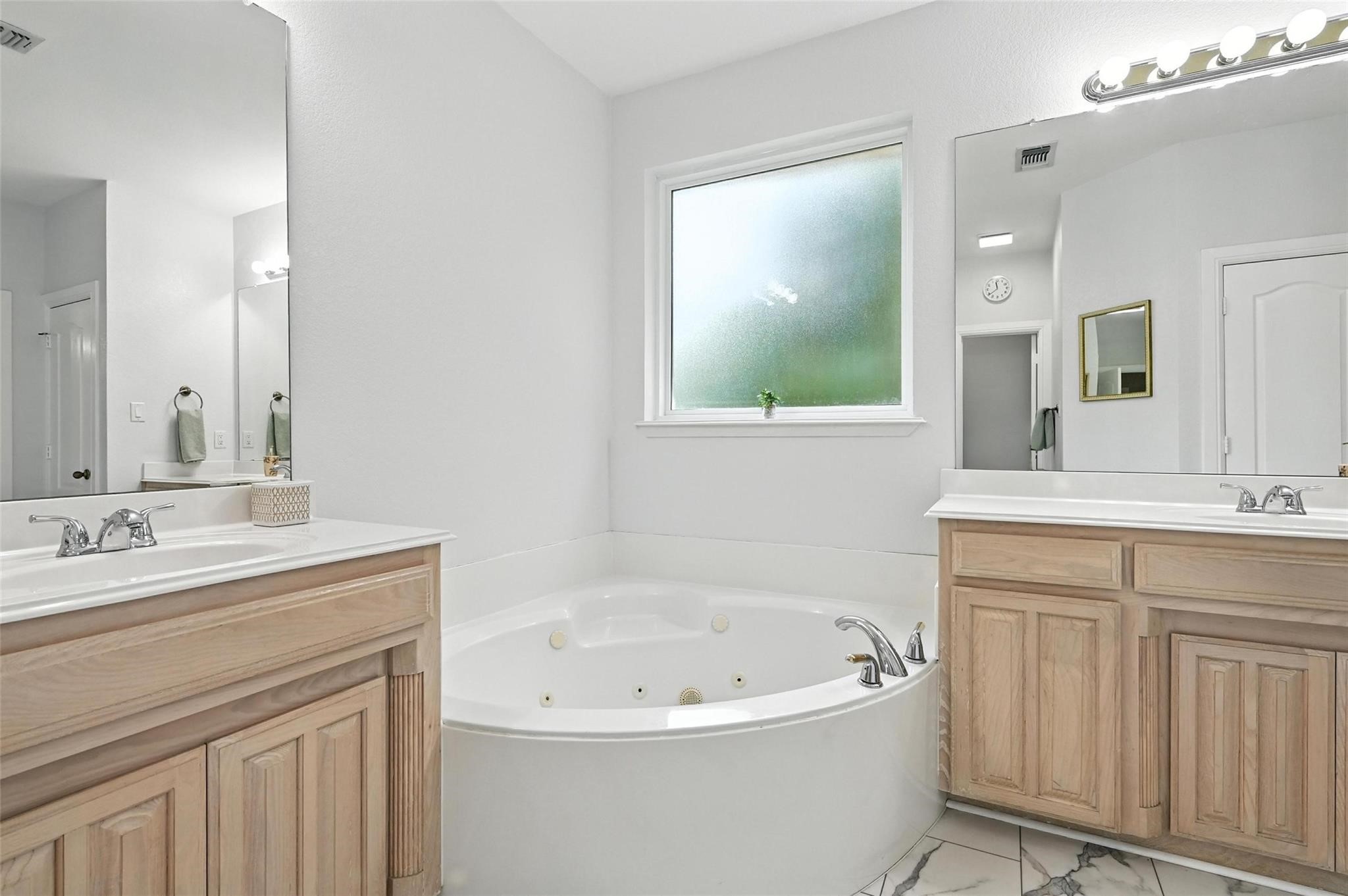 8974 Ranch Bluff Court Benbrook TX 76126