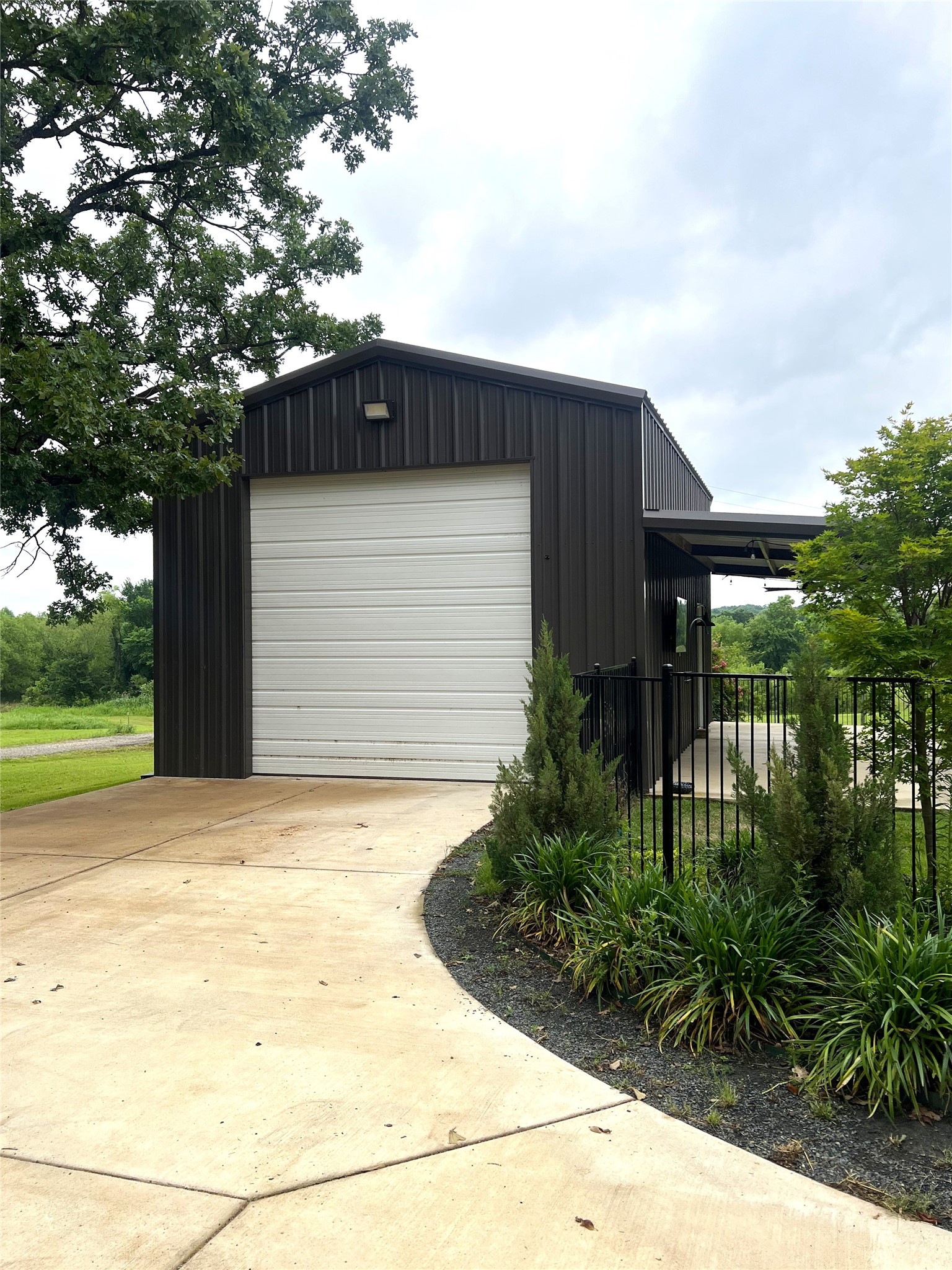 155 Private Road 7017 Edgewood TX 75117