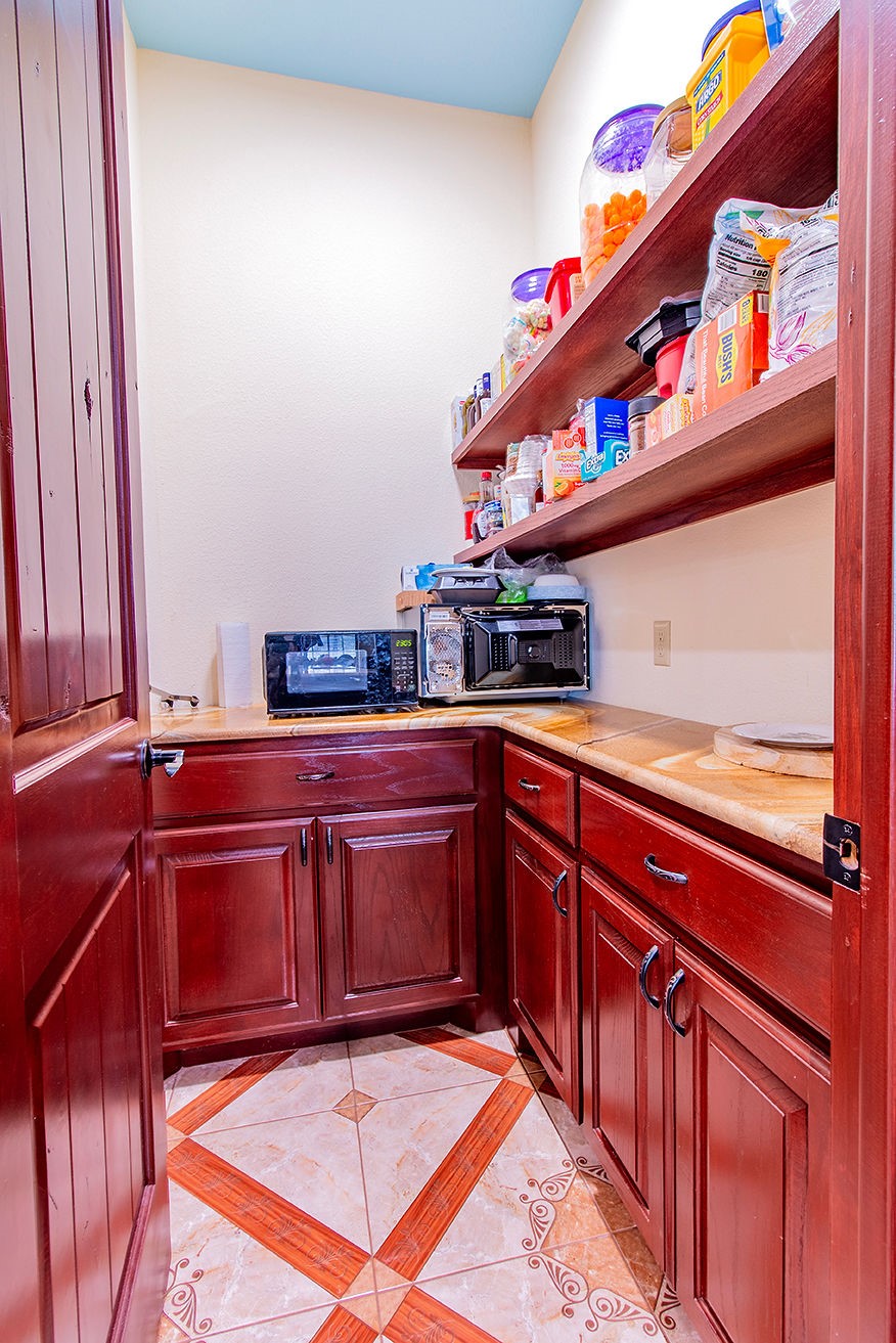 6045 Vz County Road 1110 Grand Saline TX 75140