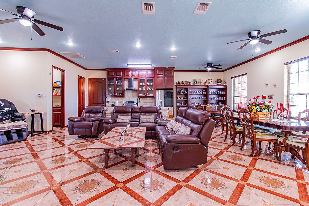 6045 Vz County Road 1110 Grand Saline TX 75140