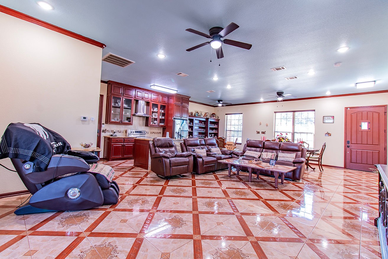 6045 Vz County Road 1110 Grand Saline TX 75140