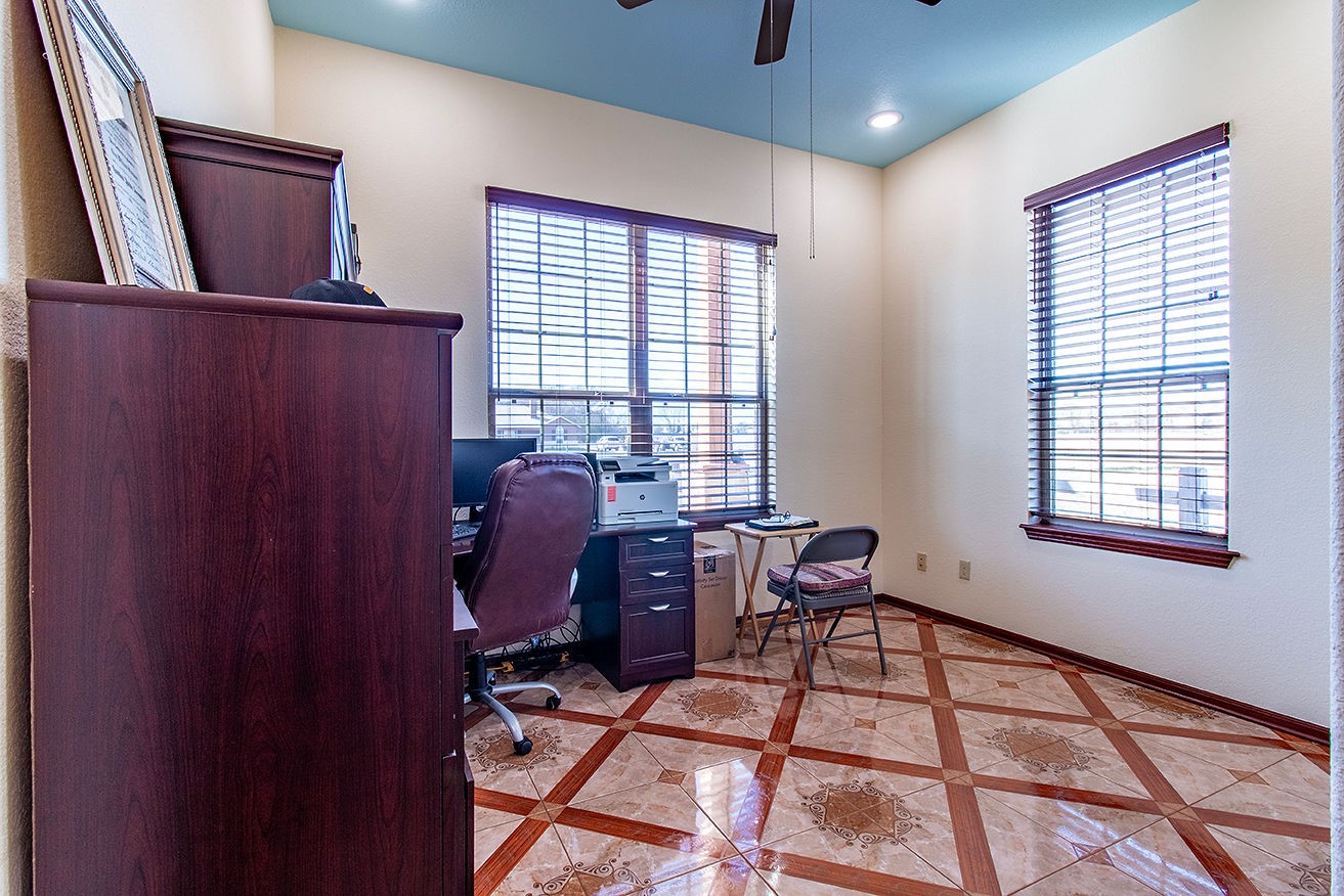 6045 Vz County Road 1110 Grand Saline TX 75140