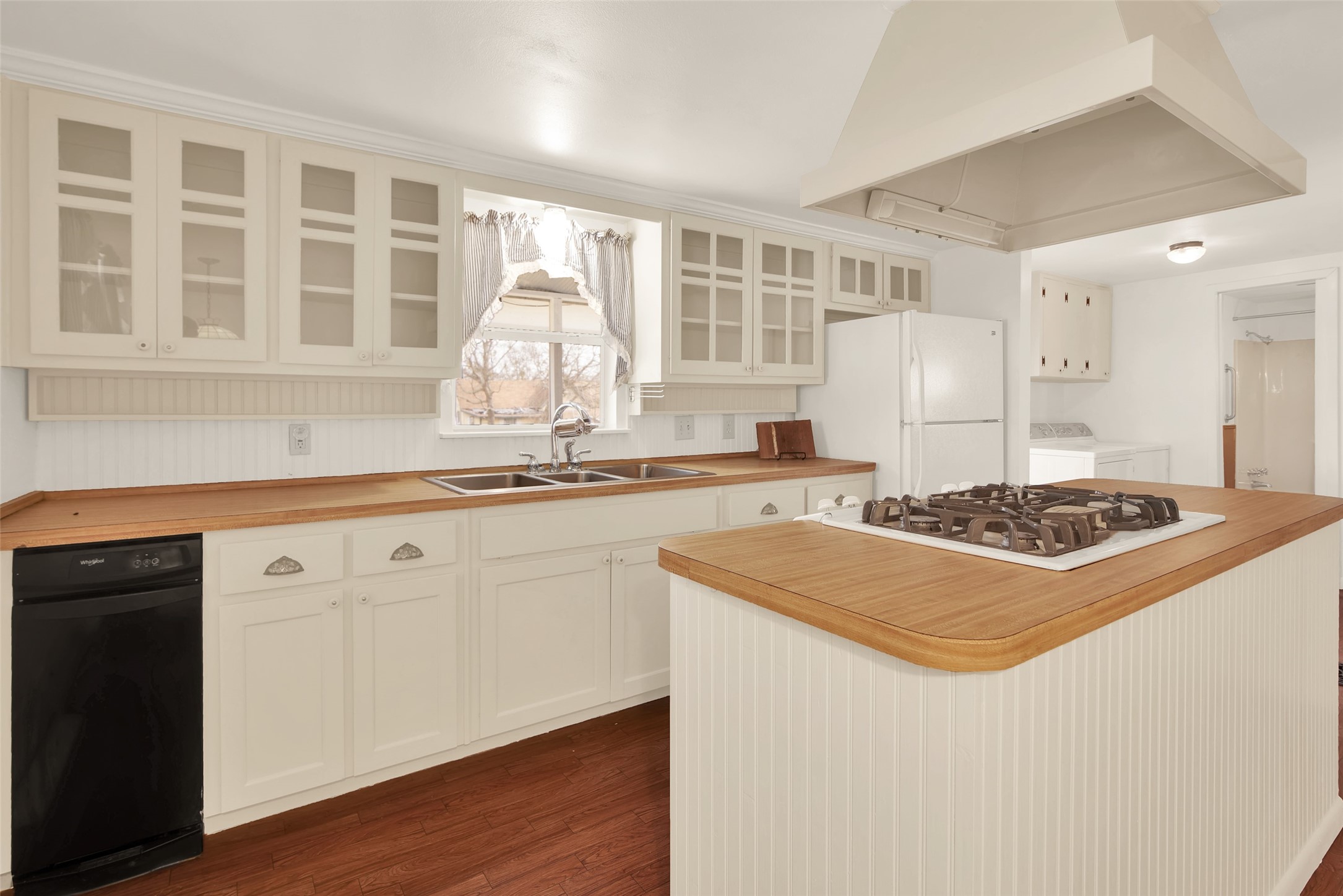 404 N Blanton Whitewright TX 75491