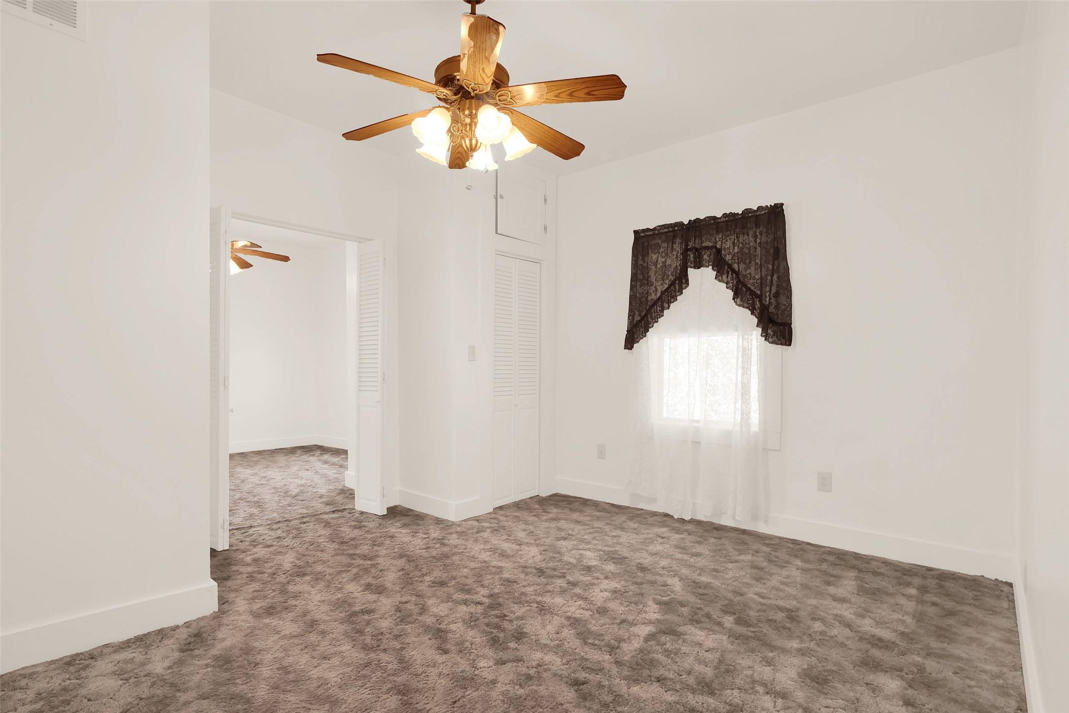 404 N Blanton Whitewright TX 75491