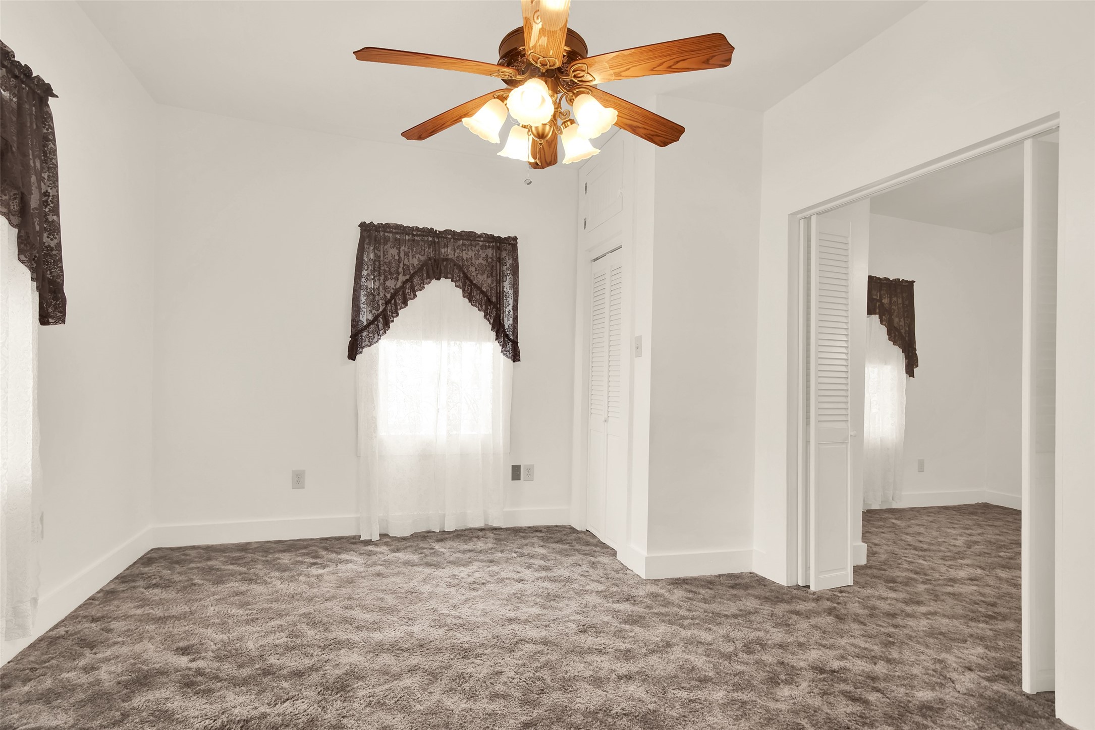 404 N Blanton Whitewright TX 75491