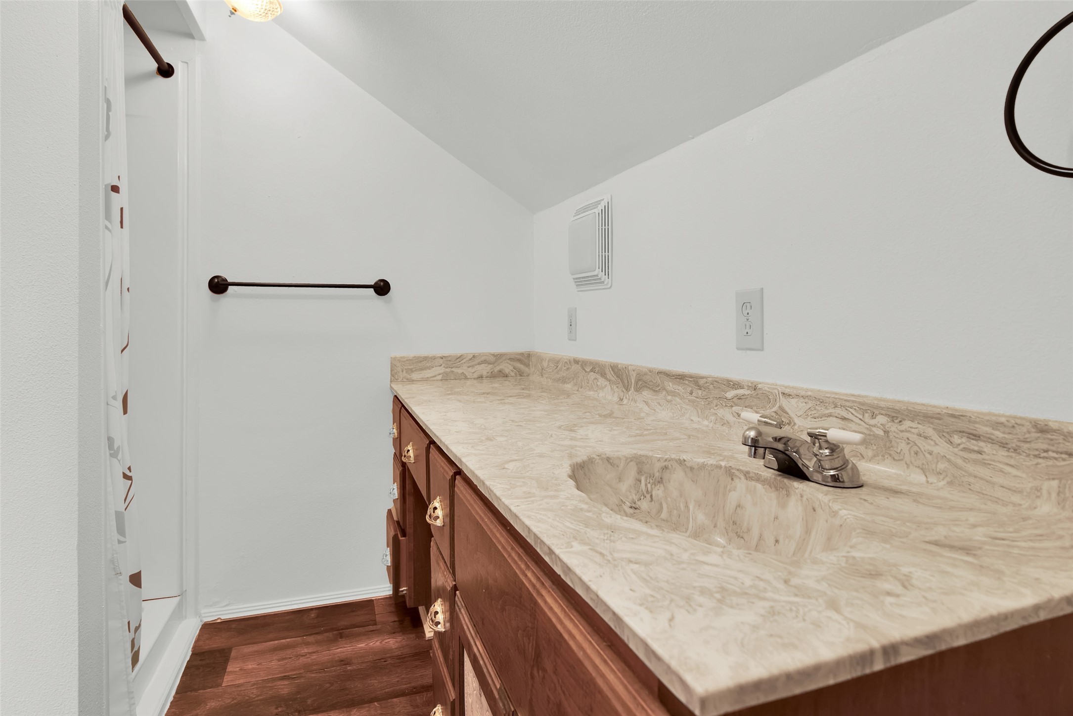 404 N Blanton Whitewright TX 75491