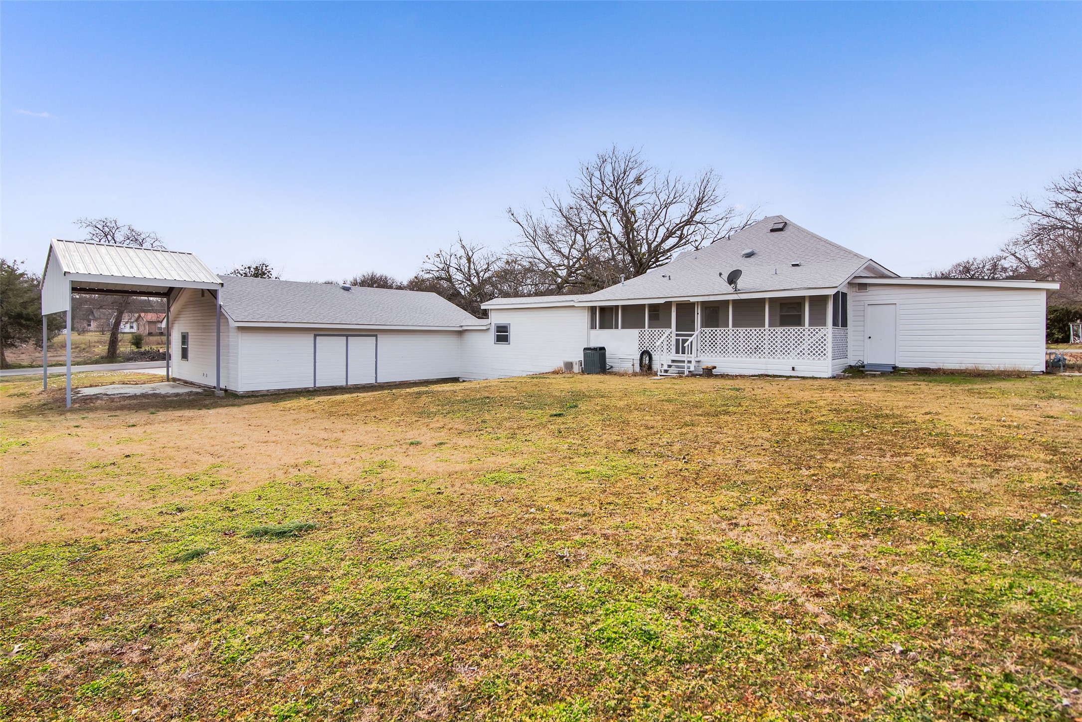 404 N Blanton Whitewright TX 75491