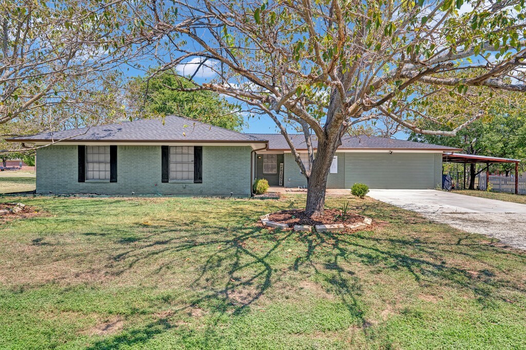 575 W 4th Street Crawford TX 76638