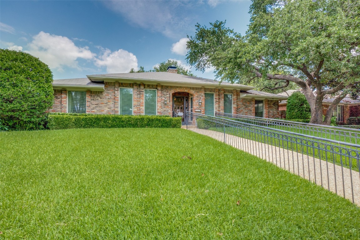 9219 Loma Vista Drive Dallas TX 75243