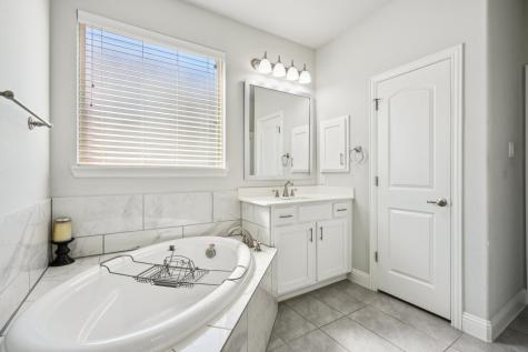 1101 Baynes Drive Mckinney TX 75071