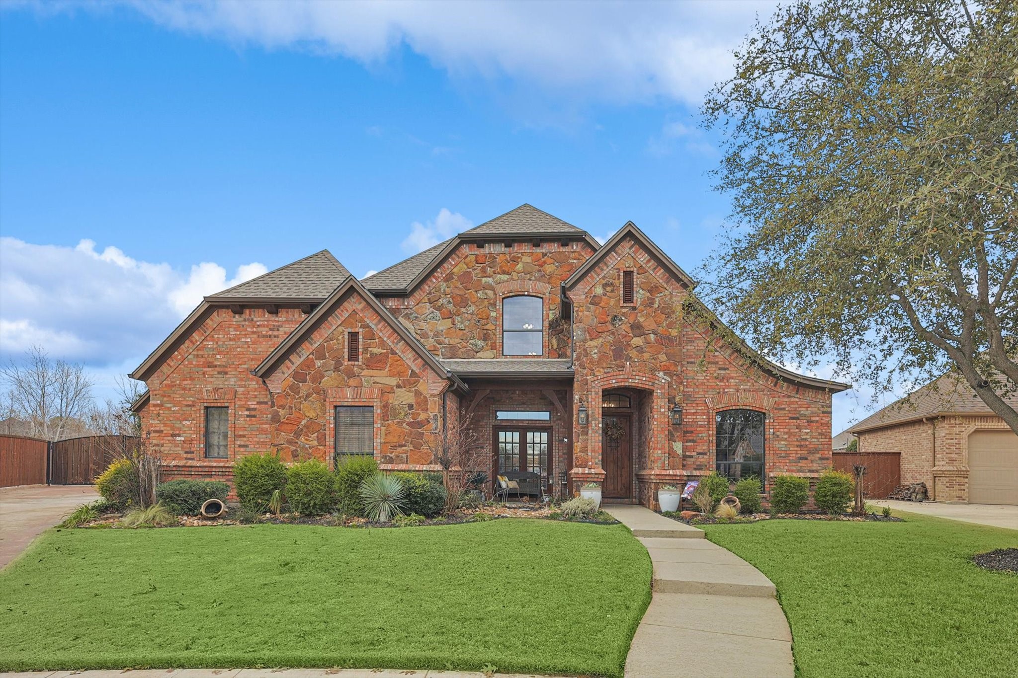 8312 Oak Knoll Drive North Richland Hills TX 76182