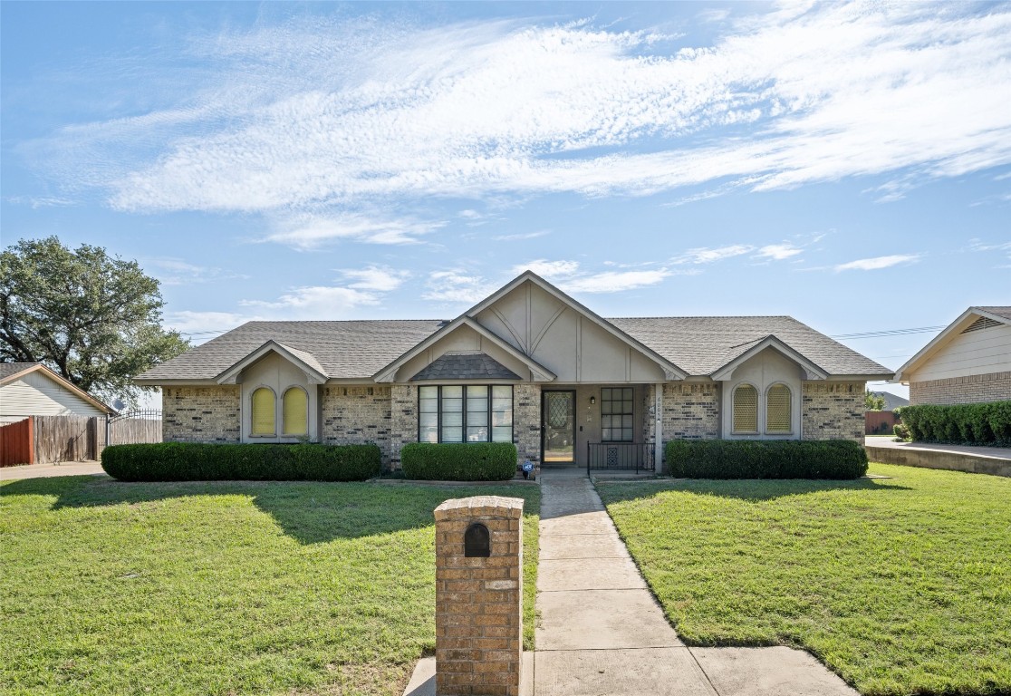6005 Ed Coady Road Edgecliff Village TX 76134