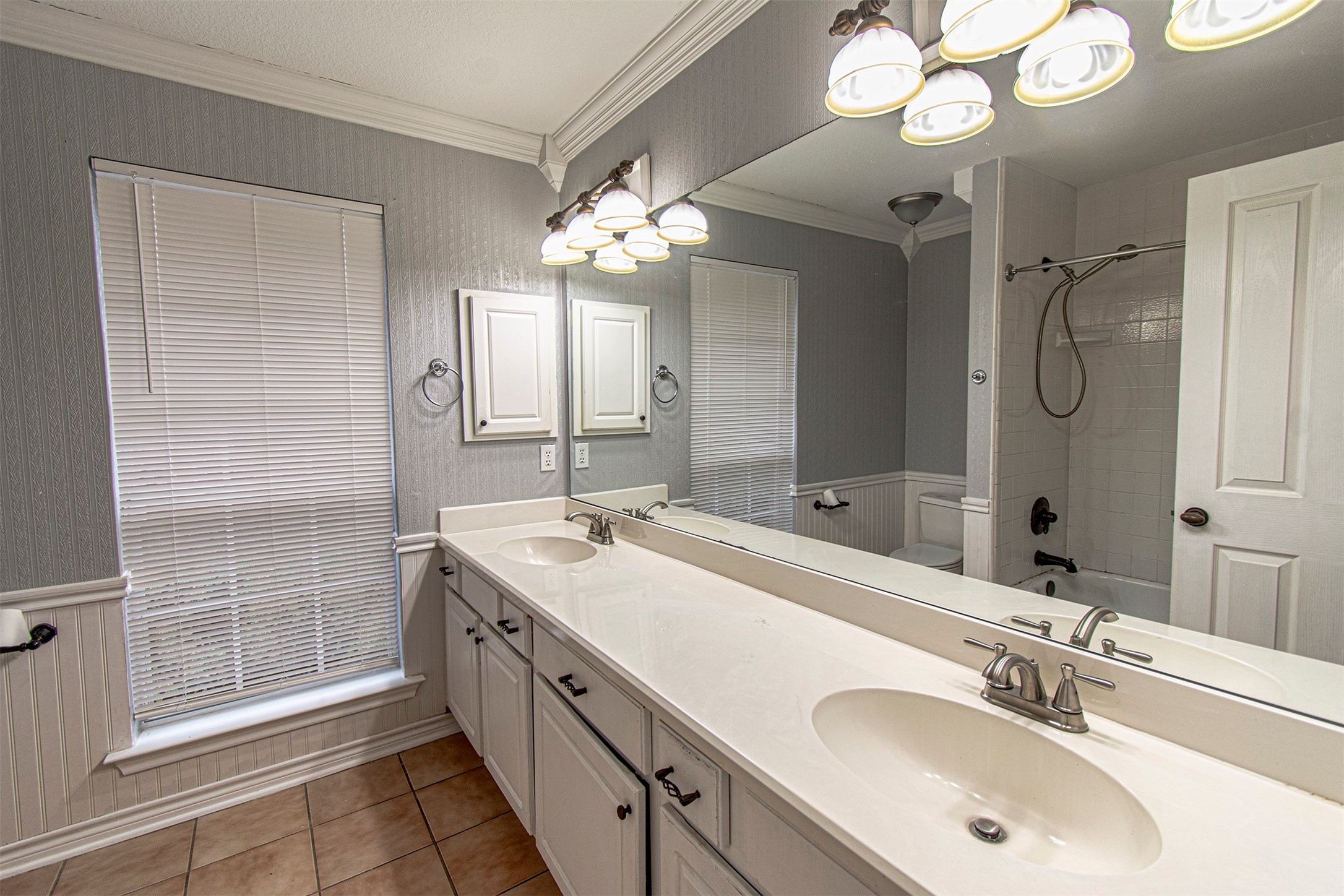348 Craddock Drive Glenn Heights TX 75154