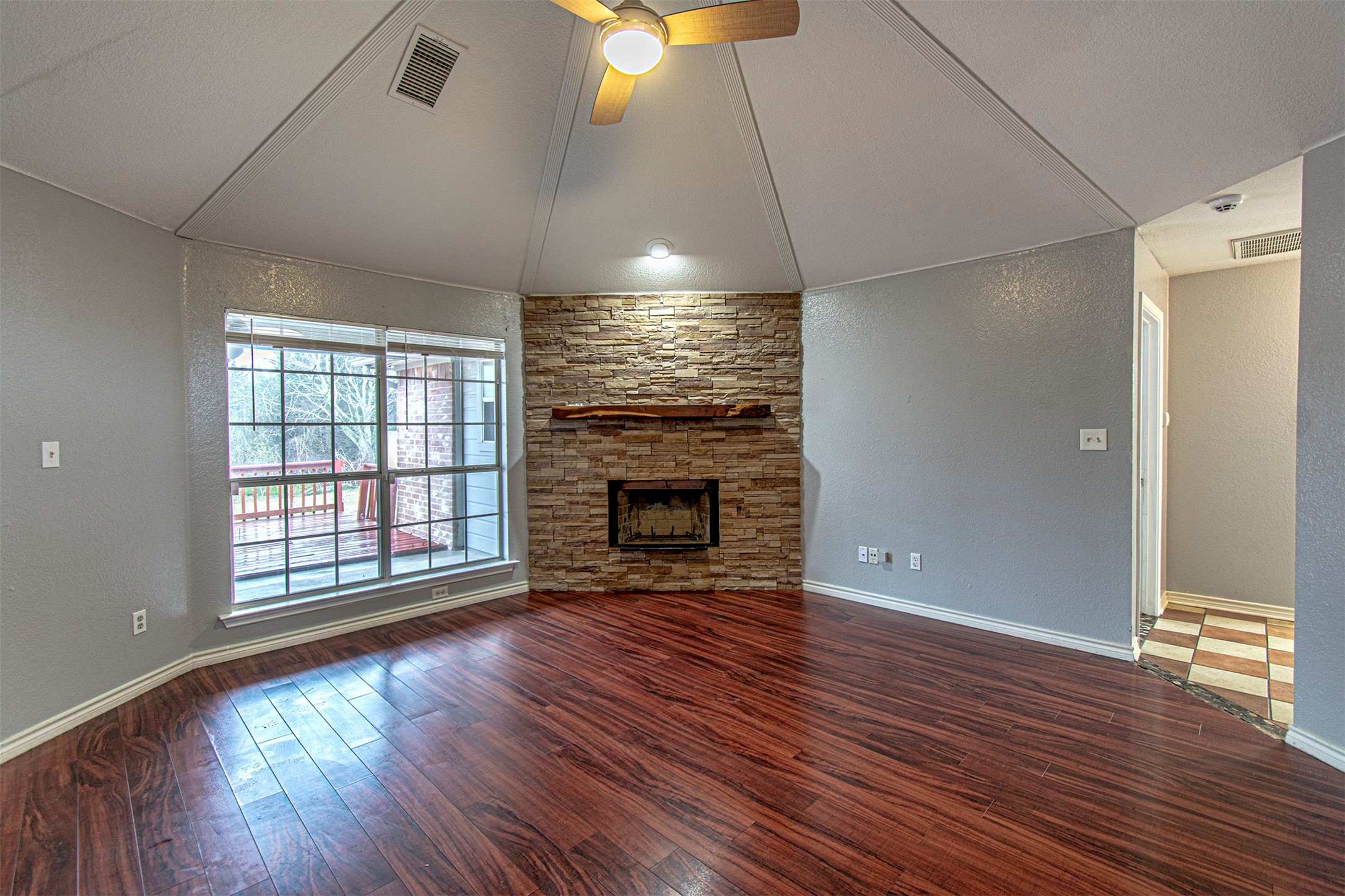 348 Craddock Drive Glenn Heights TX 75154