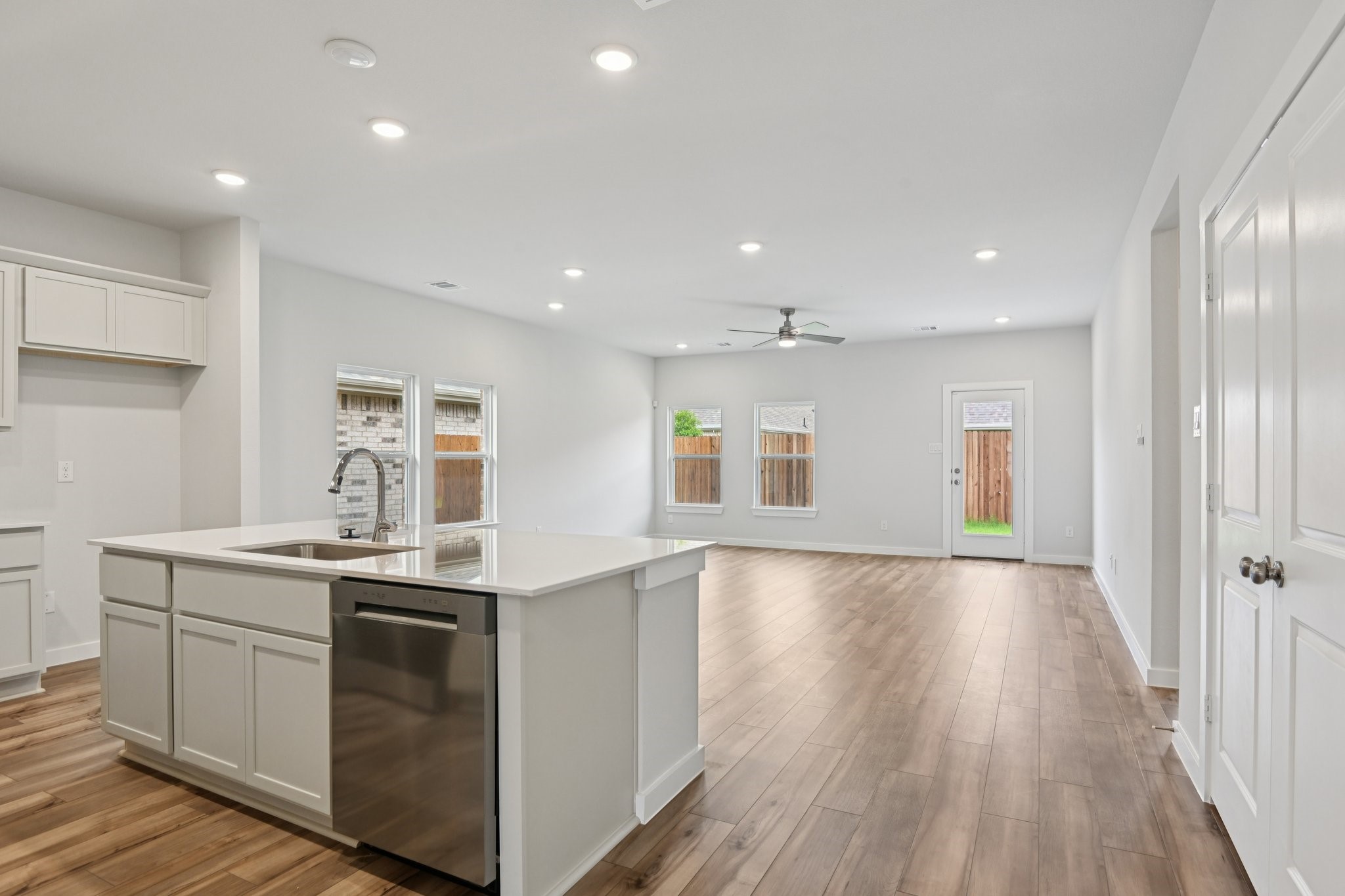 337 Amberville Drive Red Oak TX 75154