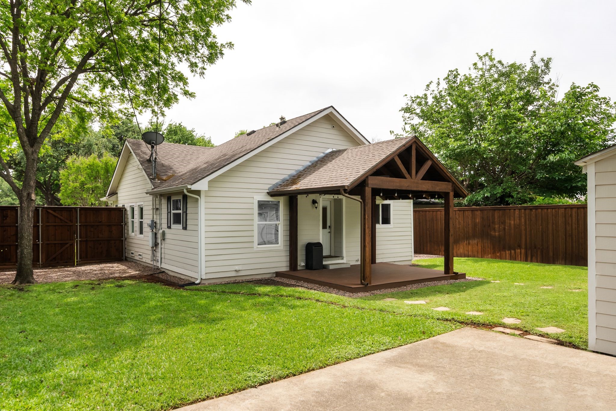 3993 Park Lane Dallas TX 75220