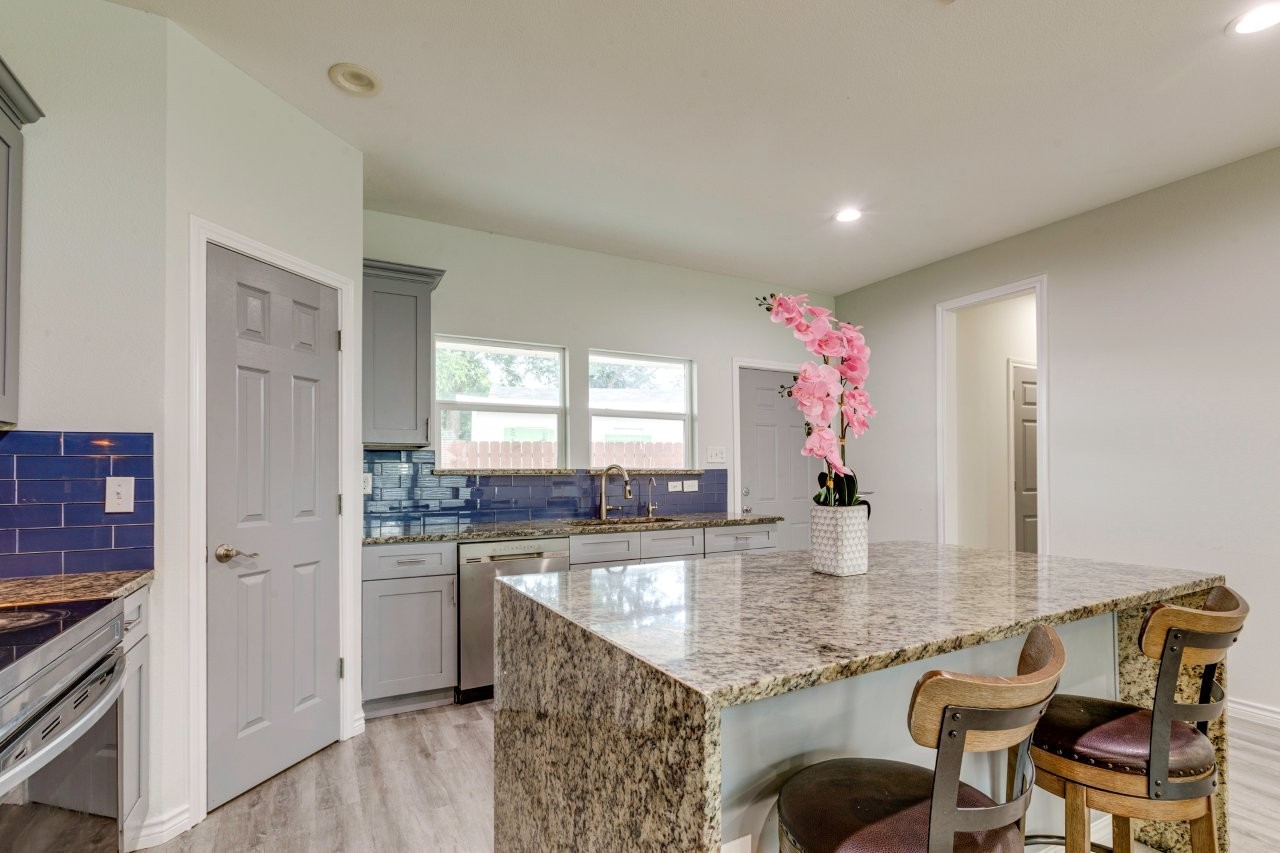 3083 Sunnyvale Street Dallas TX 75216