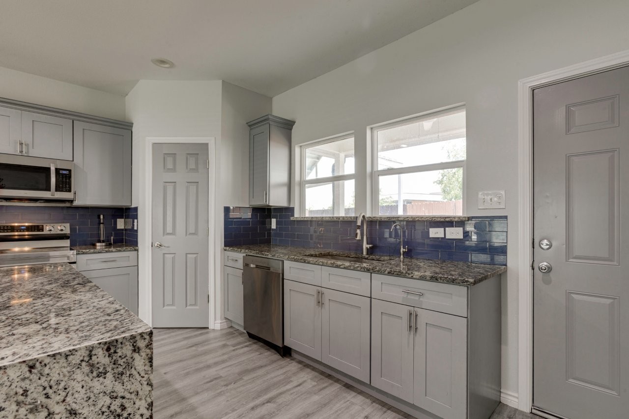 3083 Sunnyvale Street Dallas TX 75216
