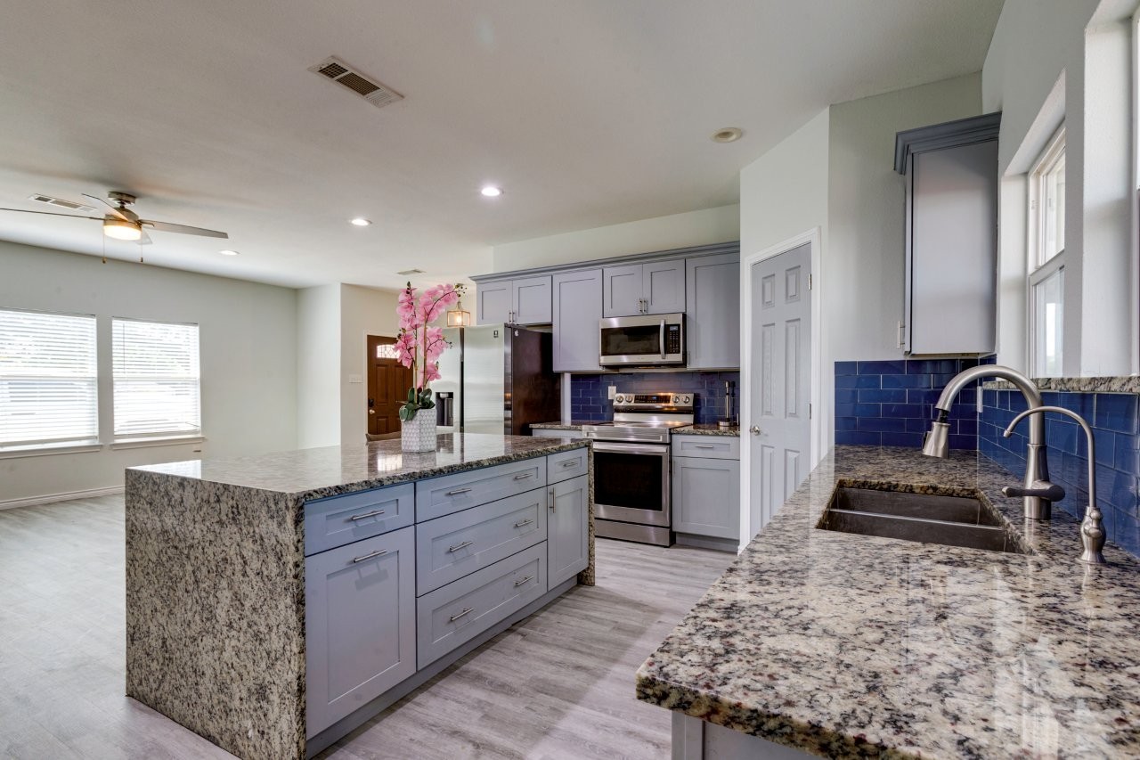 3083 Sunnyvale Street Dallas TX 75216