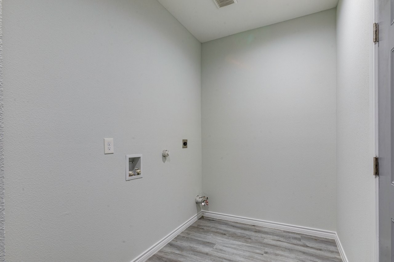 3083 Sunnyvale Street Dallas TX 75216