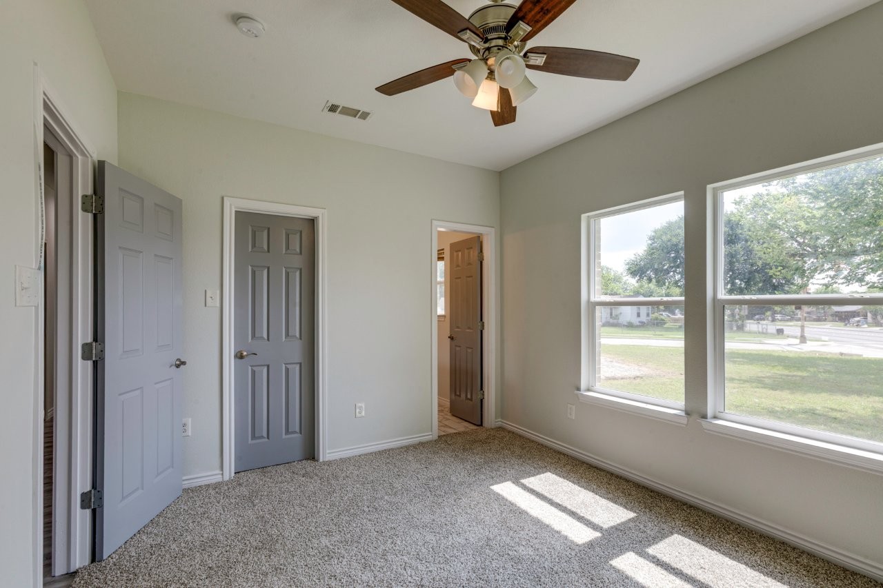 3083 Sunnyvale Street Dallas TX 75216