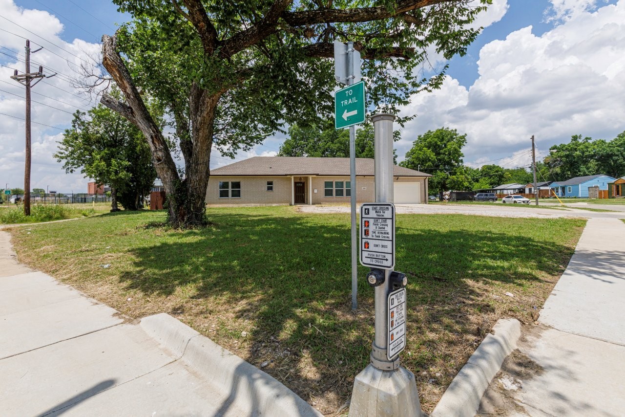 3083 Sunnyvale Street Dallas TX 75216