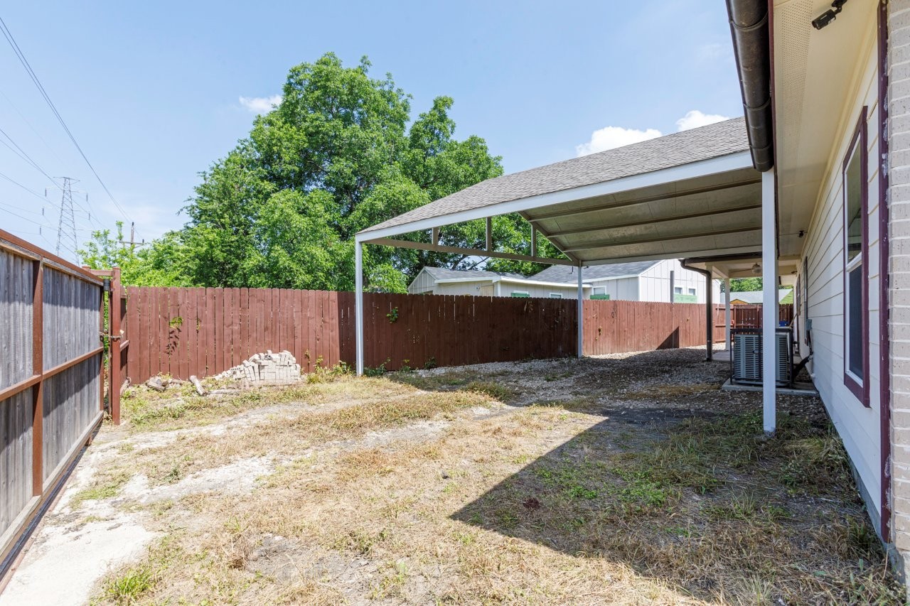 3083 Sunnyvale Street Dallas TX 75216