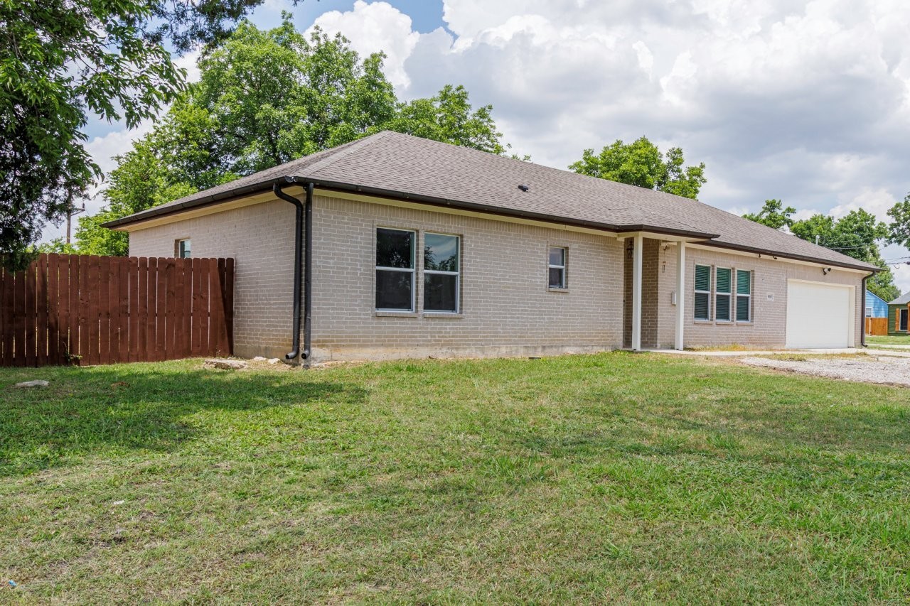 3083 Sunnyvale Street Dallas TX 75216