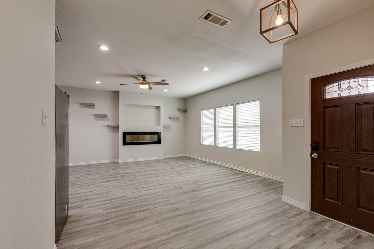 3083 Sunnyvale Street Dallas TX 75216